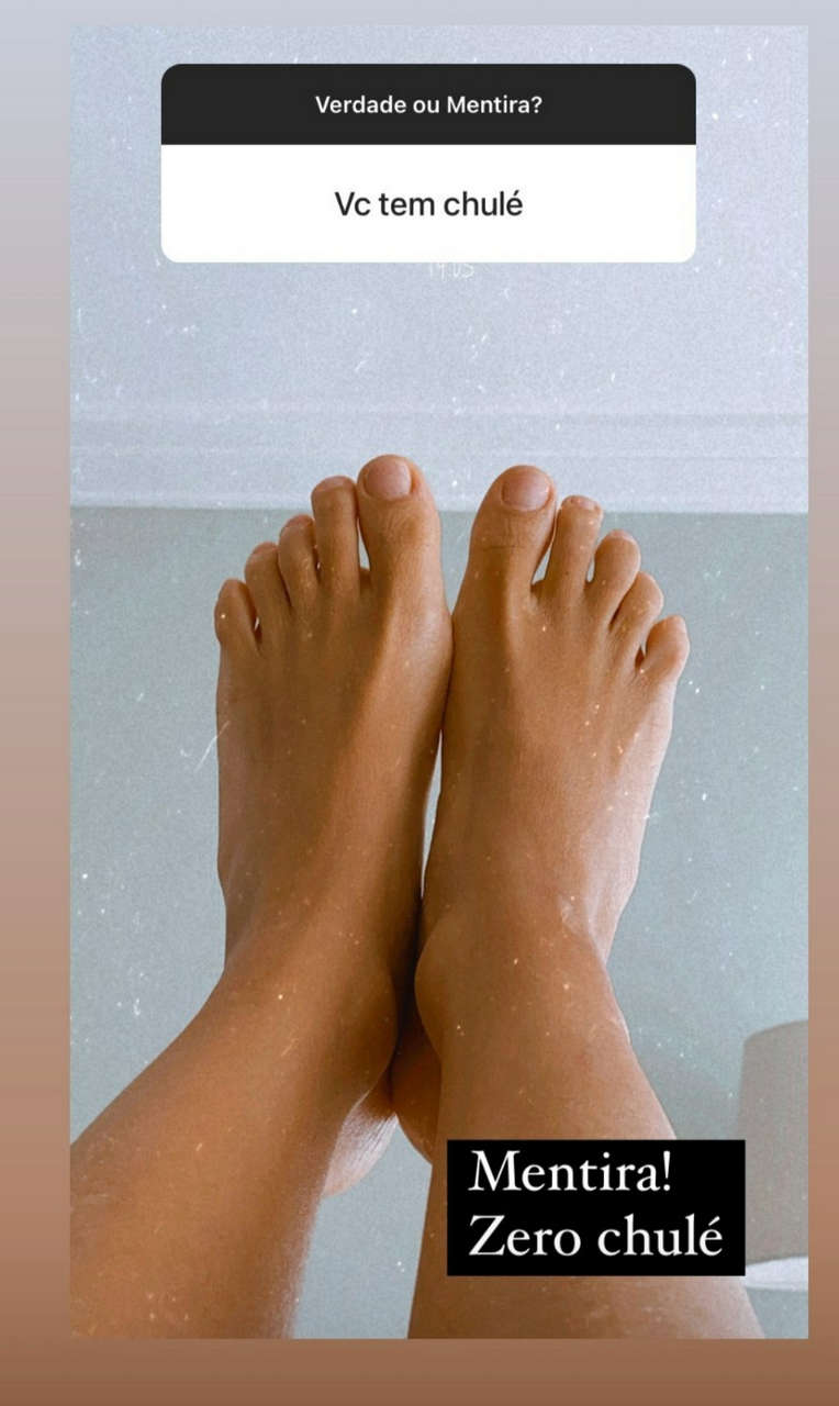 Rafaela Mandelli Feet