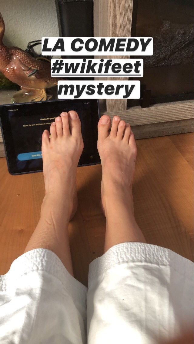 Anna Valenzuela Feet