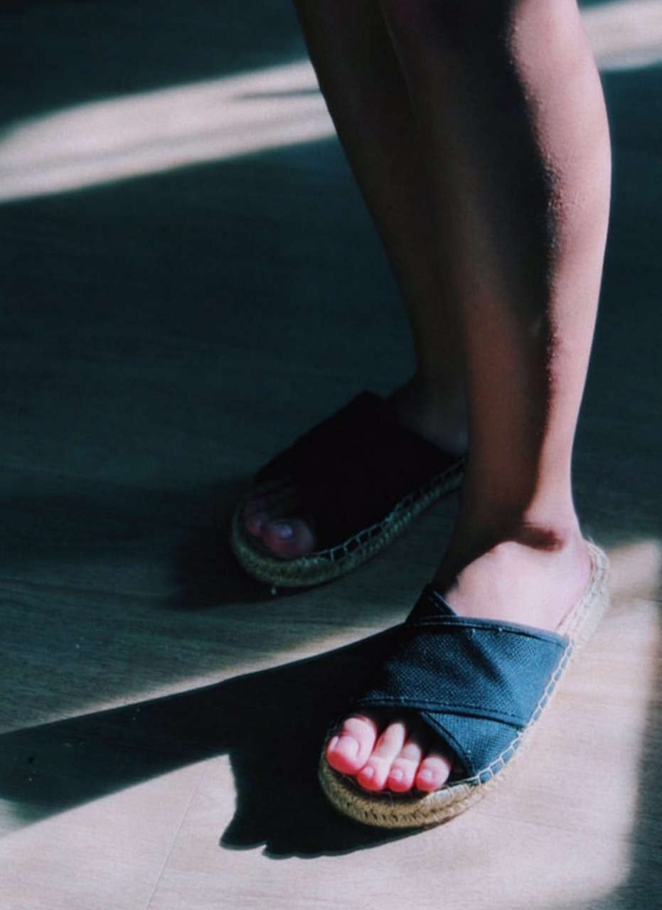 Bianca Paiva Feet