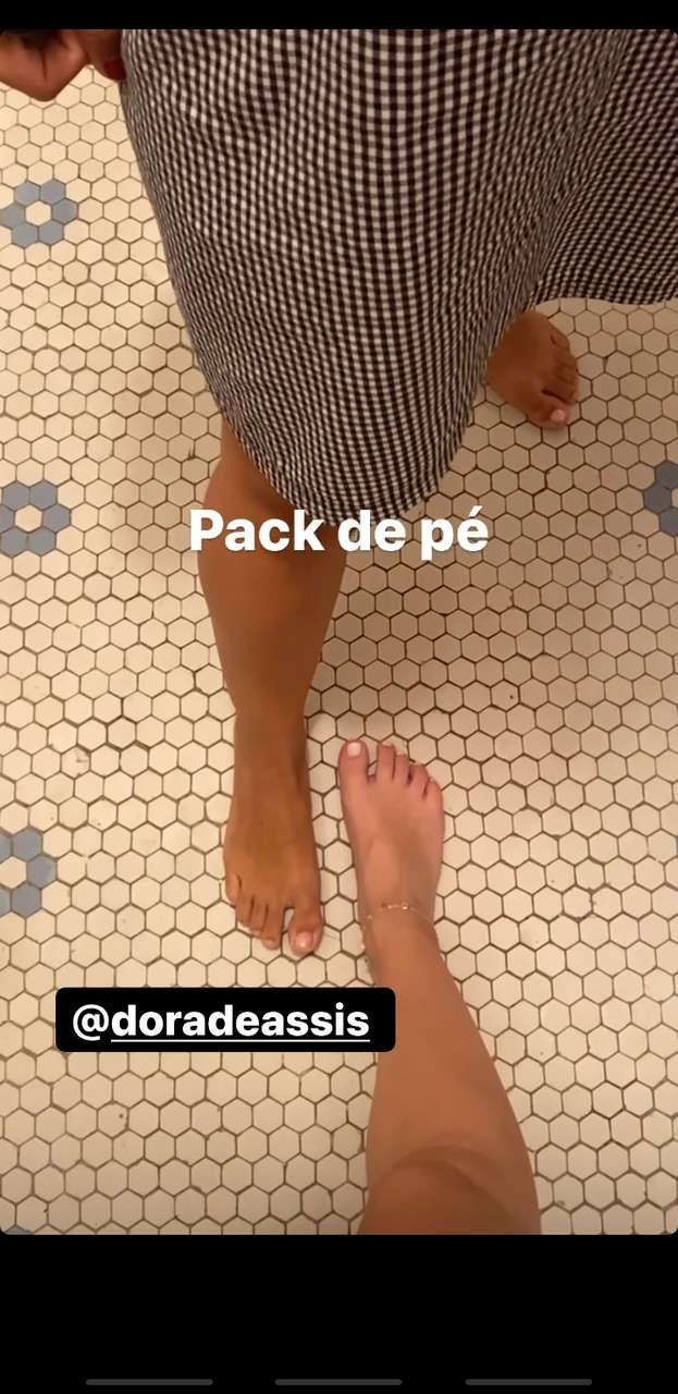 Caroline Dallarosa Feet