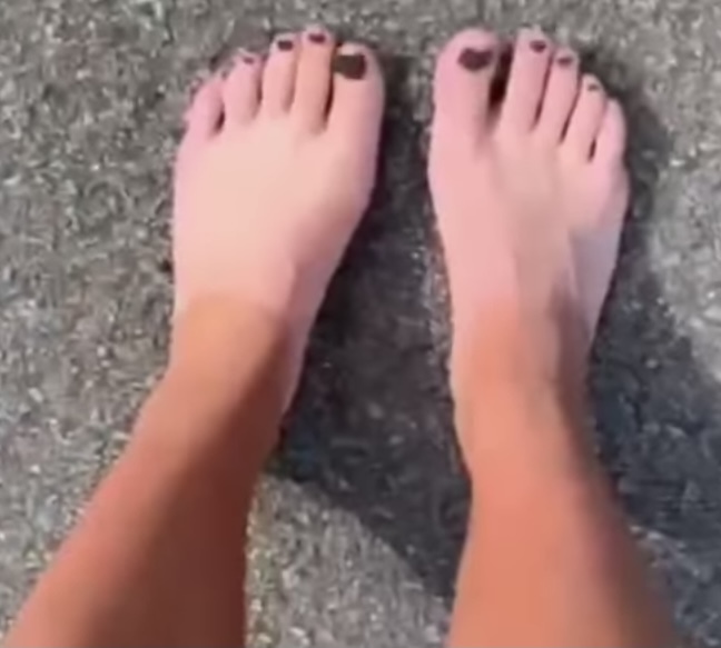 Hannah Barron Feet