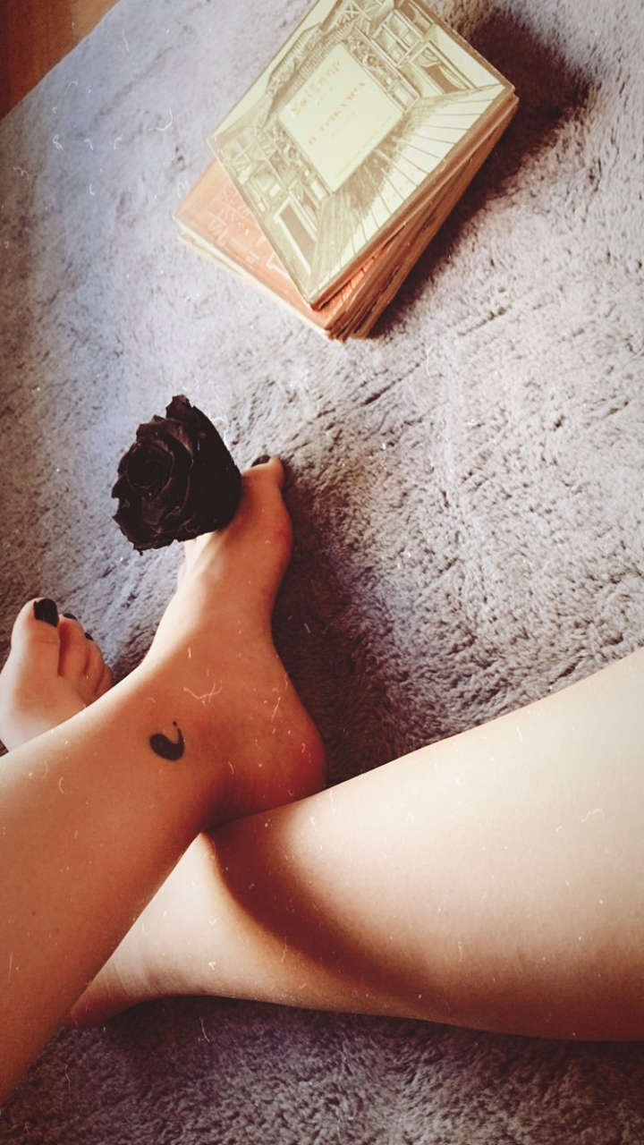 Jenny Kazakou Feet