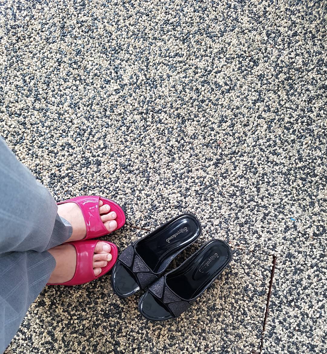Sari Yanti Feet