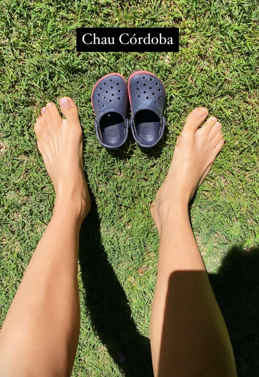 Violeta Urtizberea Feet