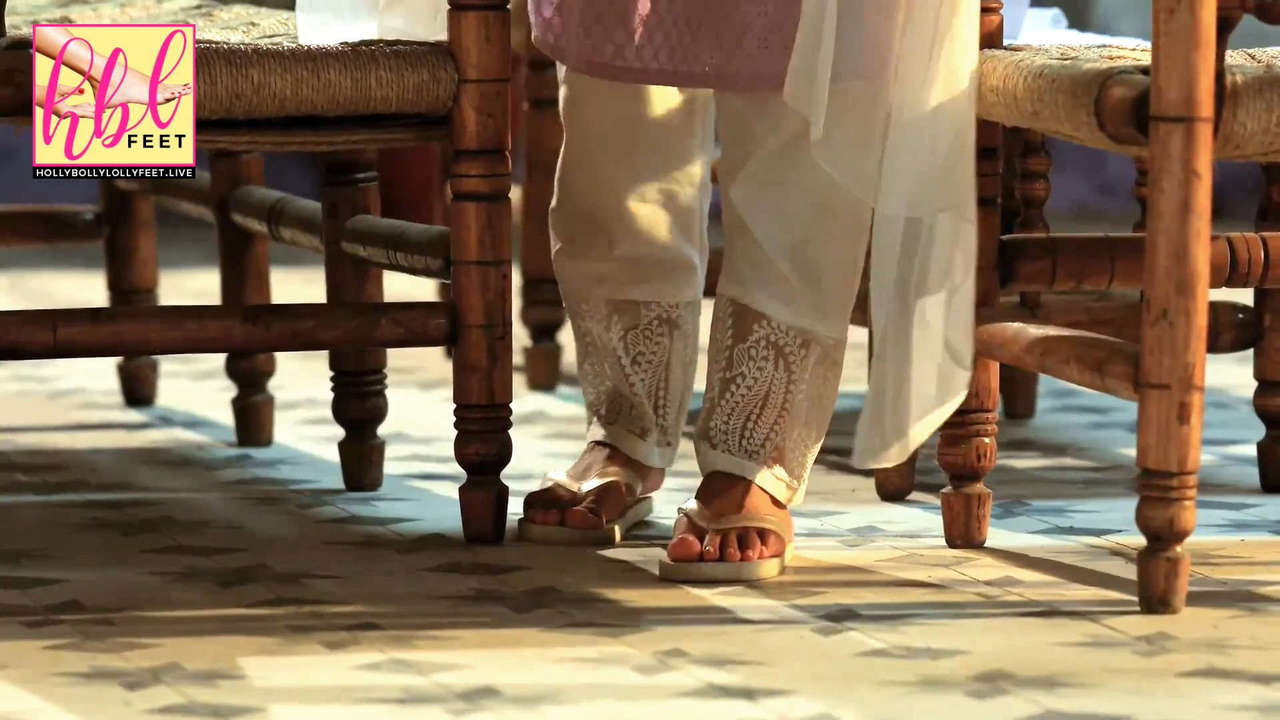 Aamina Sheikh Feet