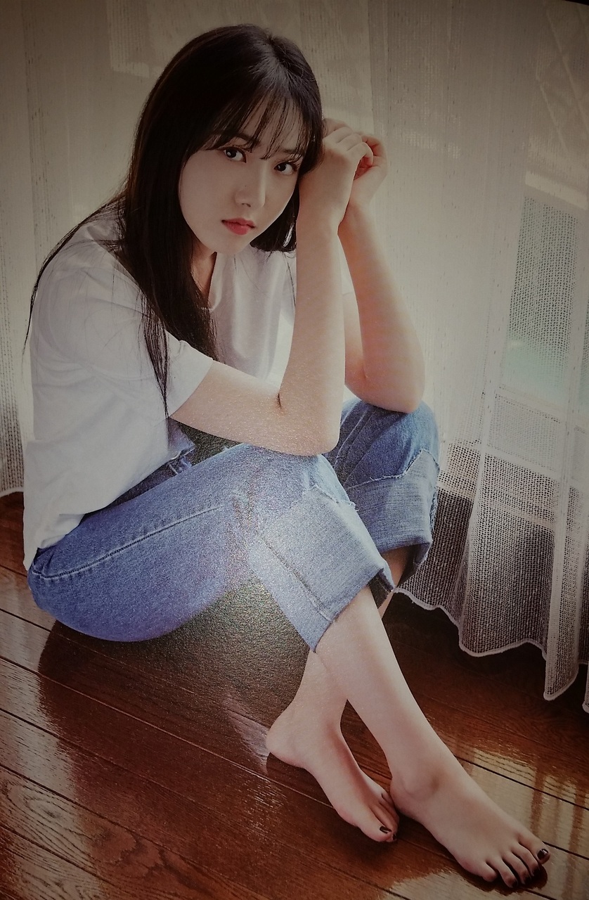 Eun Bi Hwang Feet