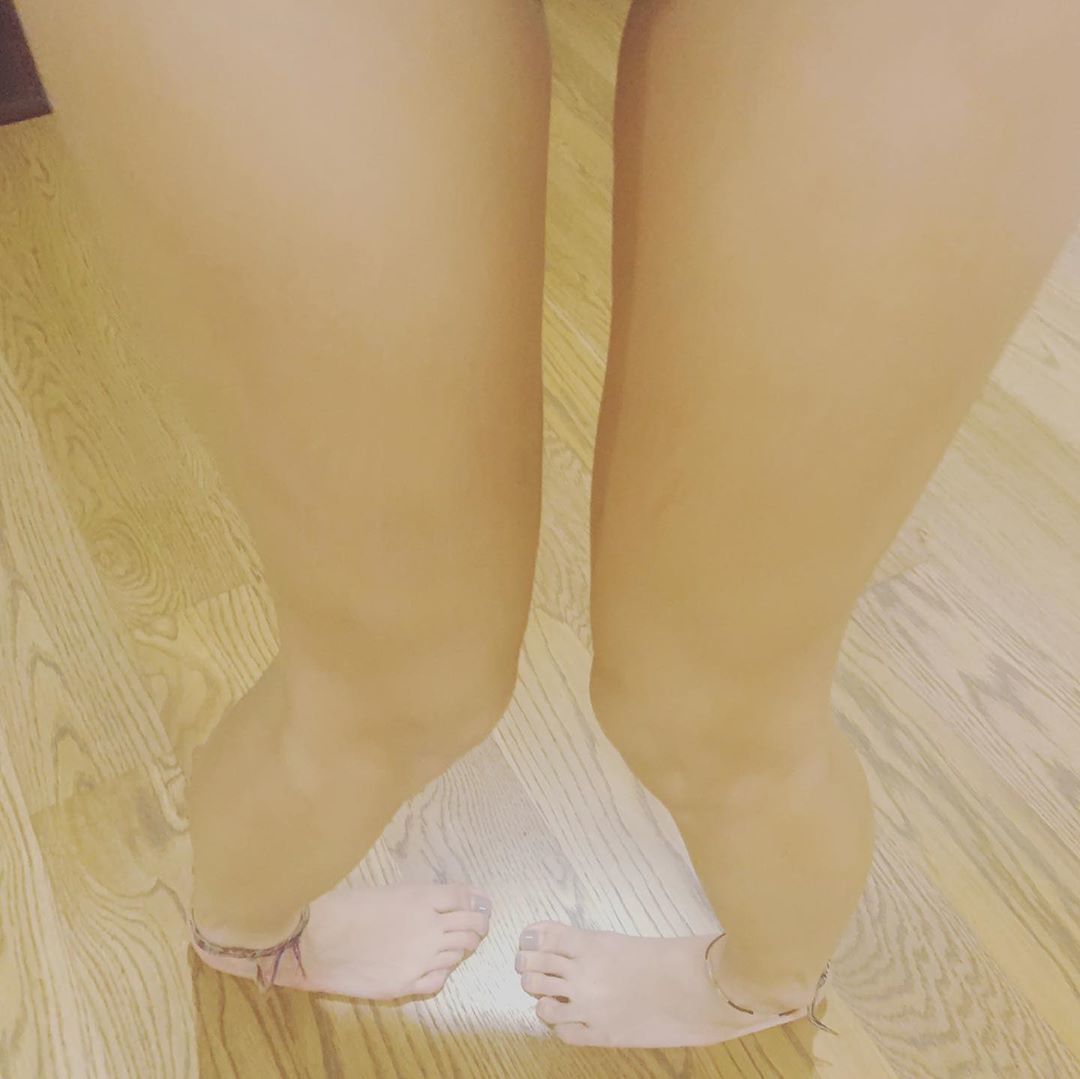Khalyla Kuhn Feet. 