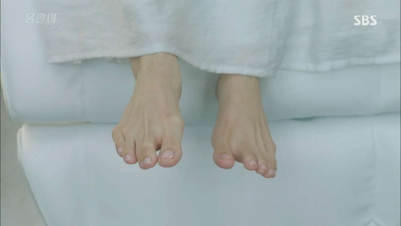 Kim Tae Hee Feet
