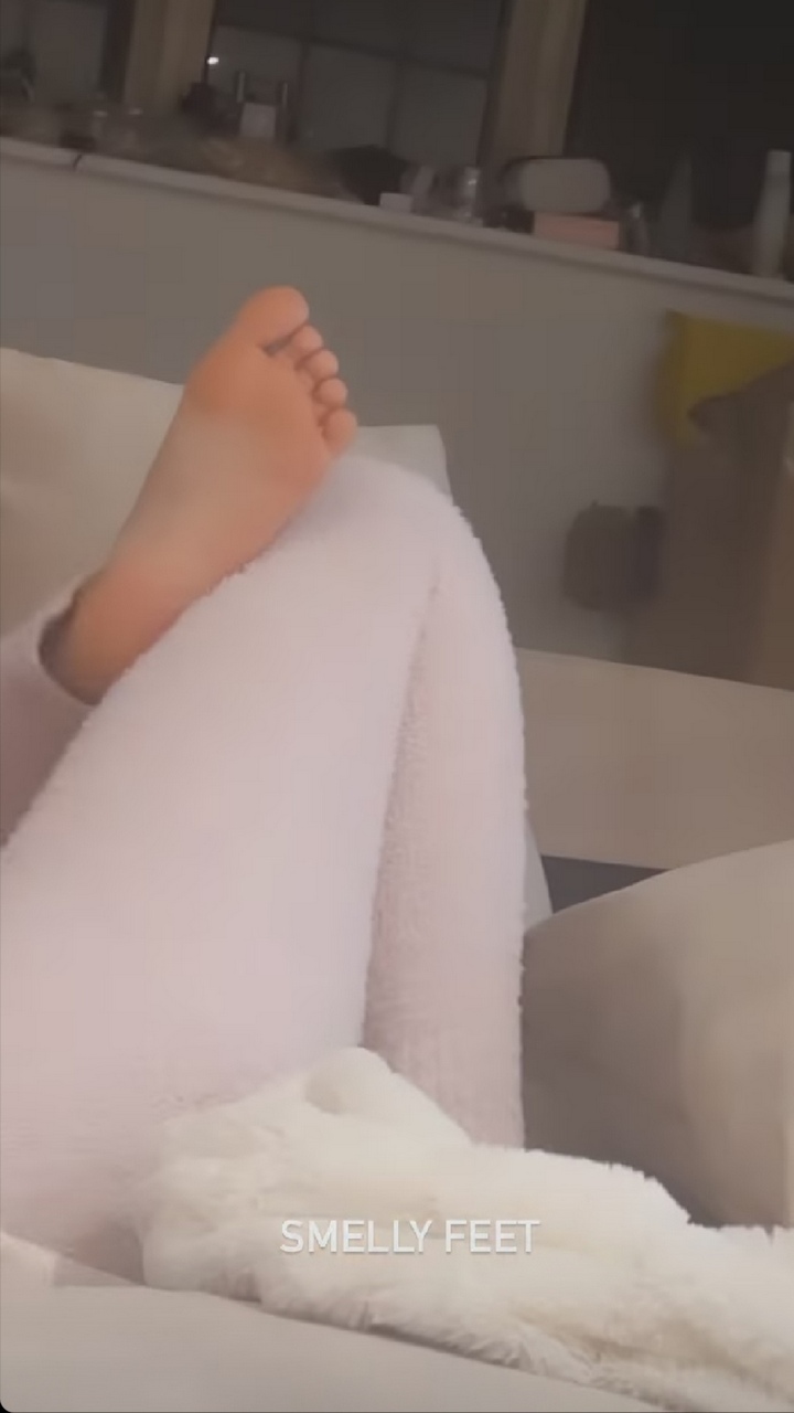 Millie Court Feet
