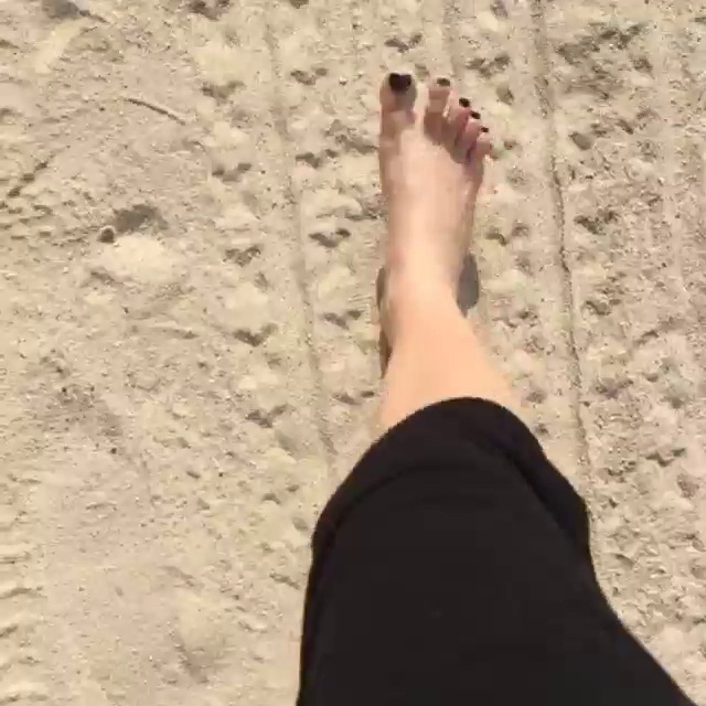 Pamela El Kik Feet