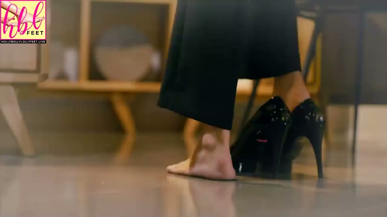 Hyun Kyung Uhm Feet
