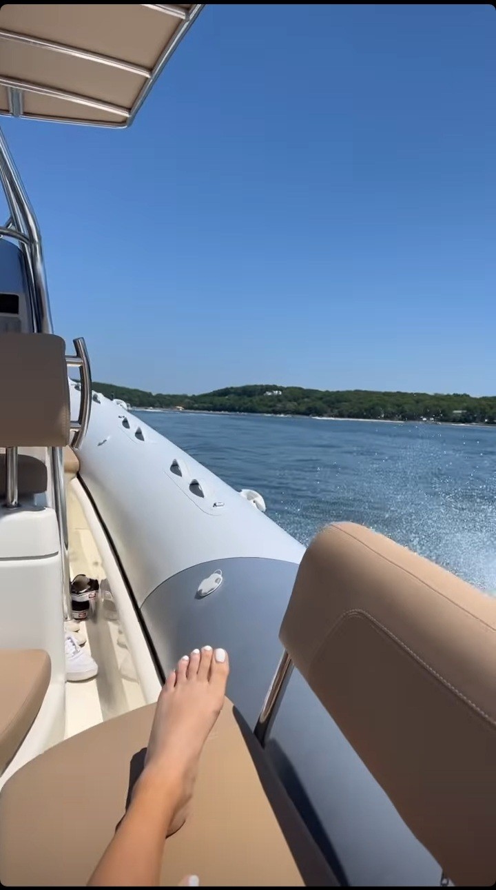 Genie Bouchard Feet