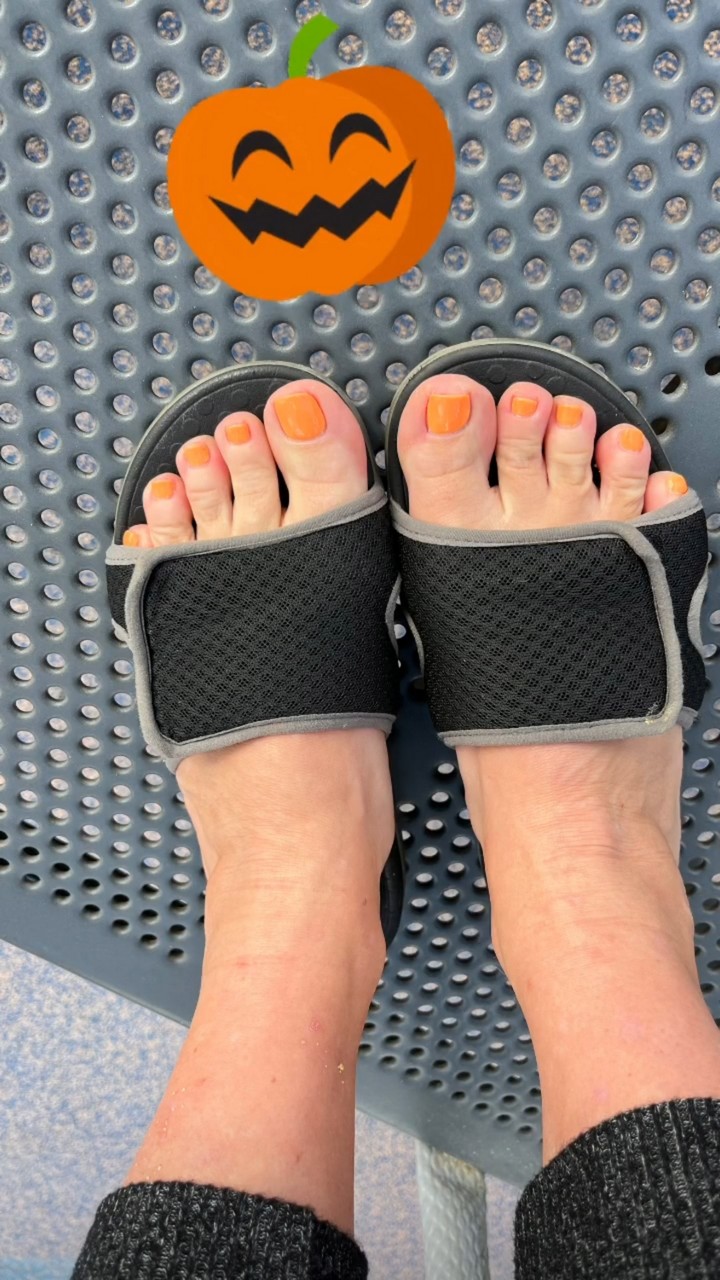 Rebecca Mader Feet