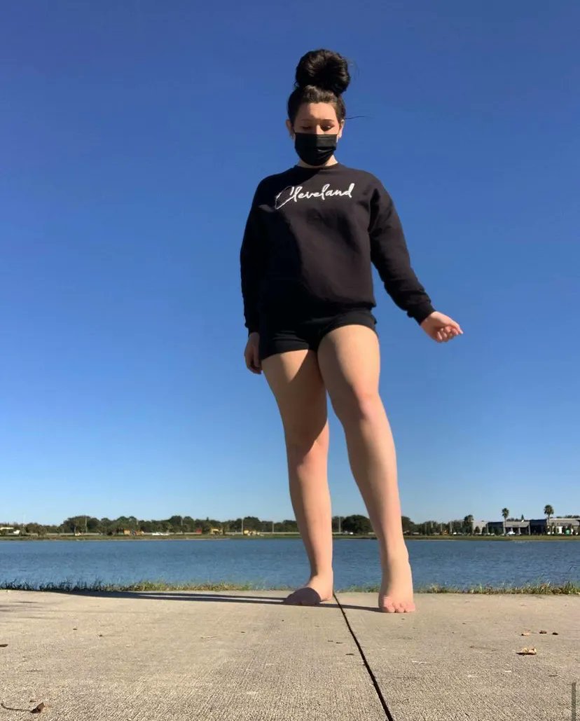 Dakota Neo Feet