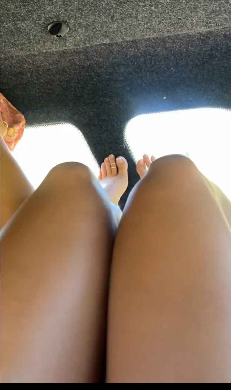 Sommer Ray Feet