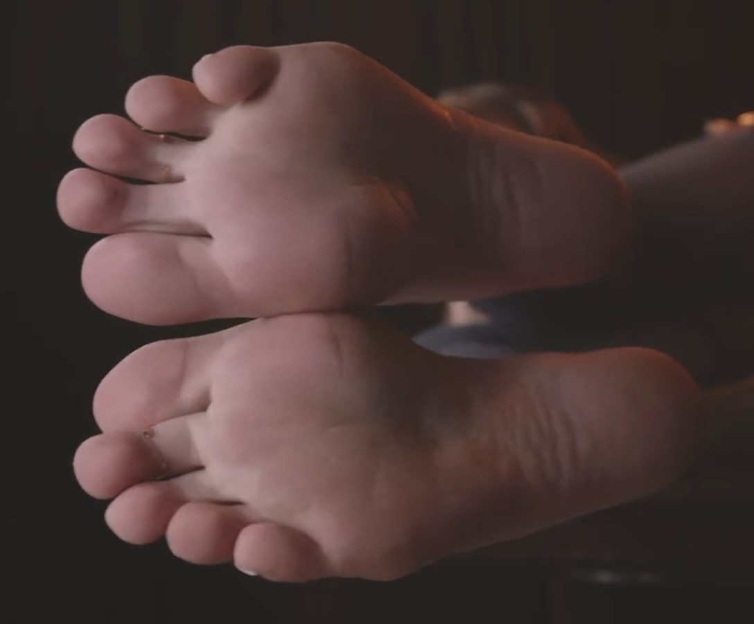 Daisy Taylor Feet