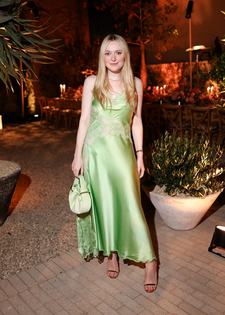 Dakota Fanning Wikifeet