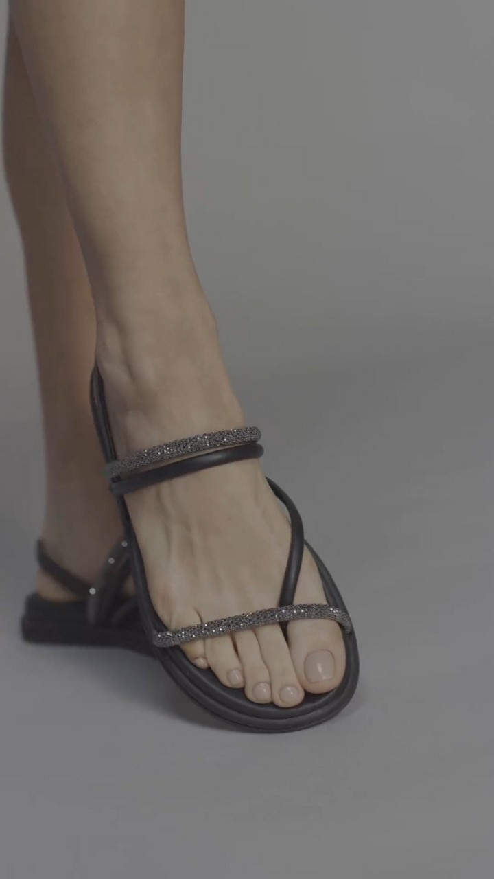Camila Queiroz Feet