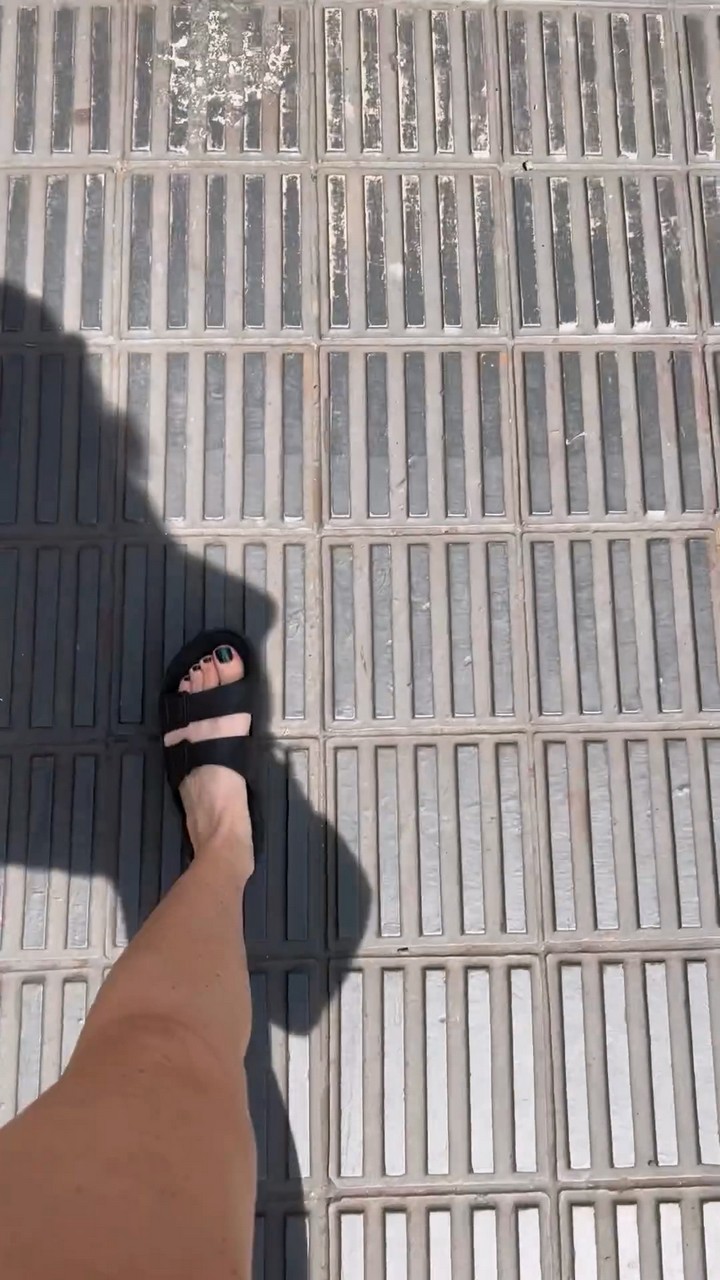 Flavia Sayuri Feet