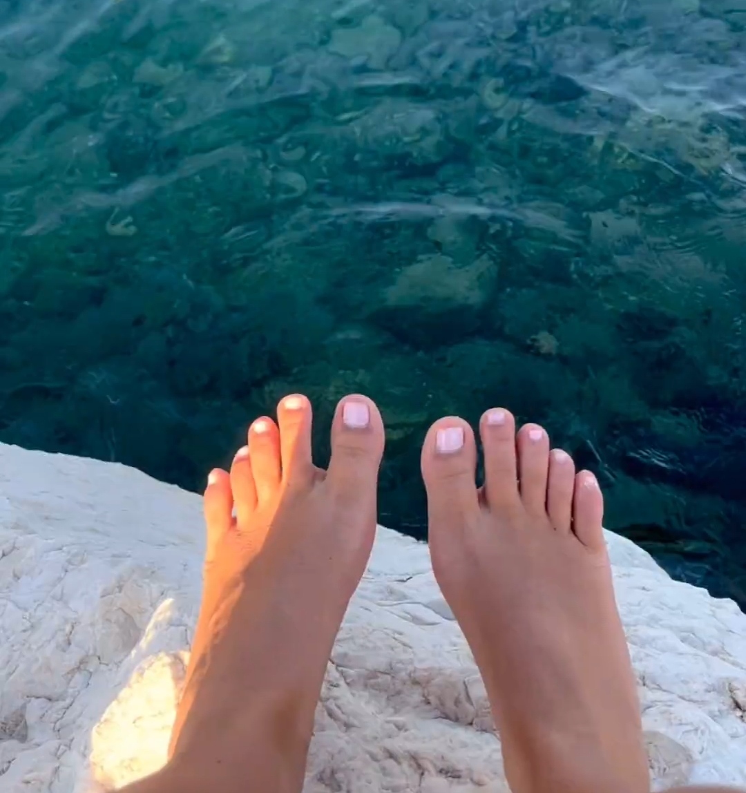 Amy Samardzija Feet